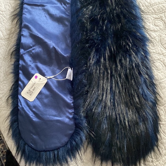 Fashion Apparel & Accessories Navy Fur Scarf - Picture 4 of 9